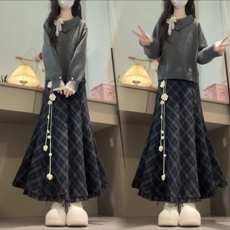 2025秋季韩系灰色翻领拼接蕾丝长袖针织上衣高腰格纹半身裙两件套