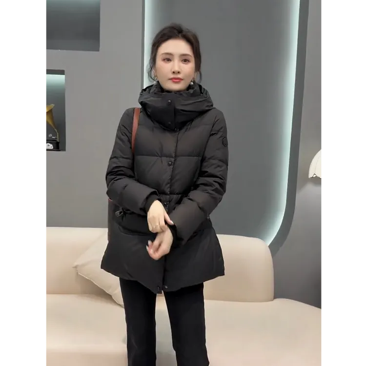 今年秋冬超火爆款穿搭女2025新款韩系气质高级感百搭连帽棉服外套