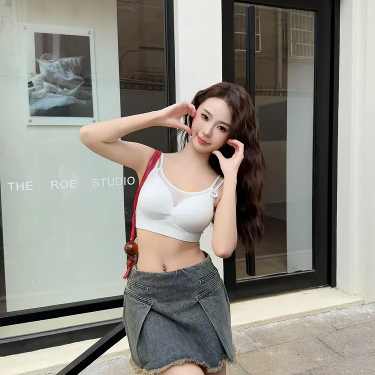 772#性感网纱拼接假两件美背