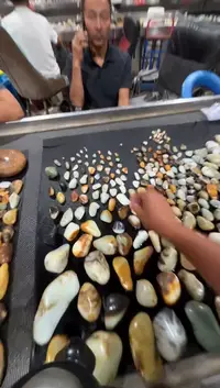 未镶嵌和田玉（糖玉）挂件和田玉