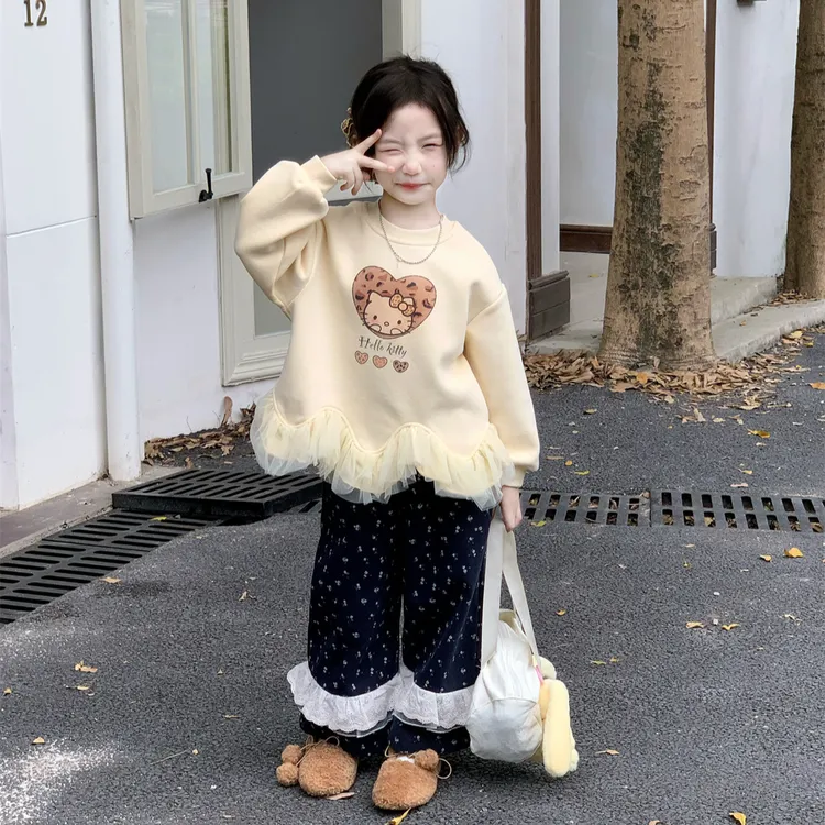 2025冬季女童洋气可爱黄色卡通花边拼纱加绒卫衣+花边加绒直筒裤
