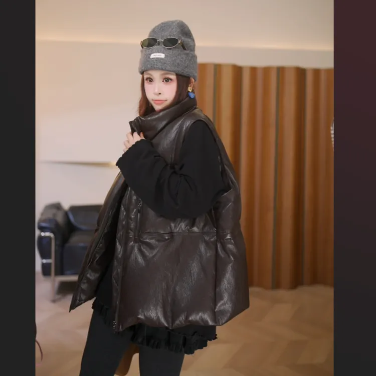 晶咕【松弛漫旅】超软蛋白皮宽松立领马甲