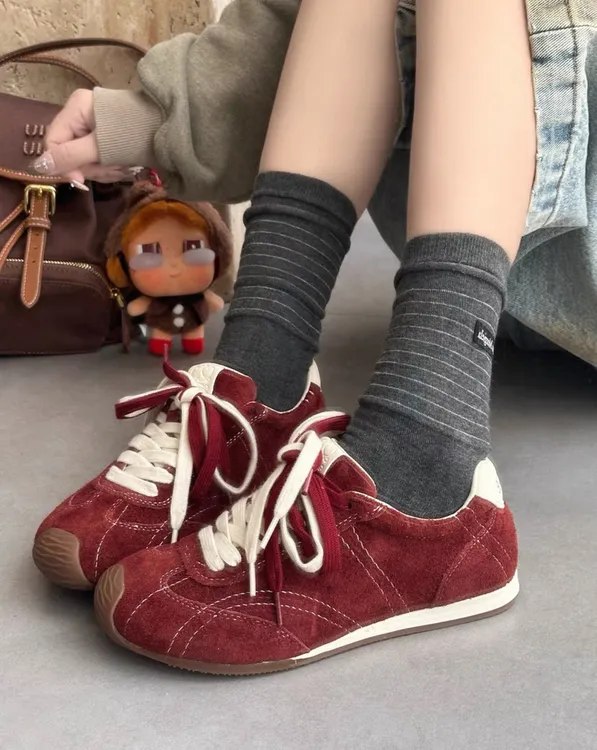 2025新款圆头前系带秋冬胶粘时尚休闲鞋复古春秋德训鞋