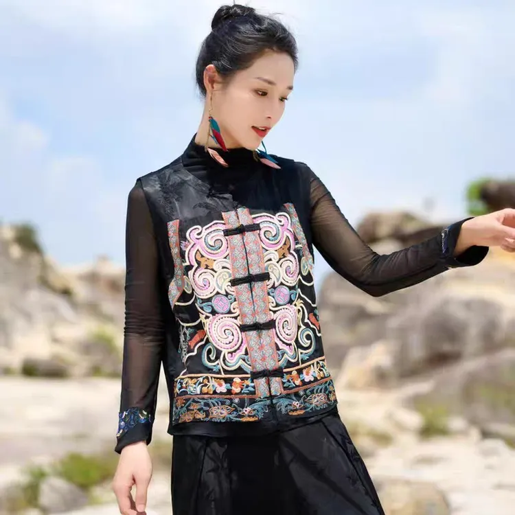 2025秋季新中式改良复古时尚国风无袖背心马夹民族风绣花马甲女款