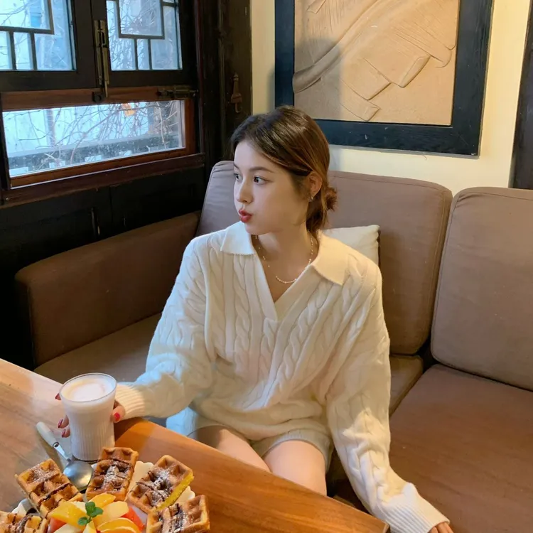 2025春季新款时尚套装显瘦针织洋气休闲百搭V领长袖套头上衣短裤