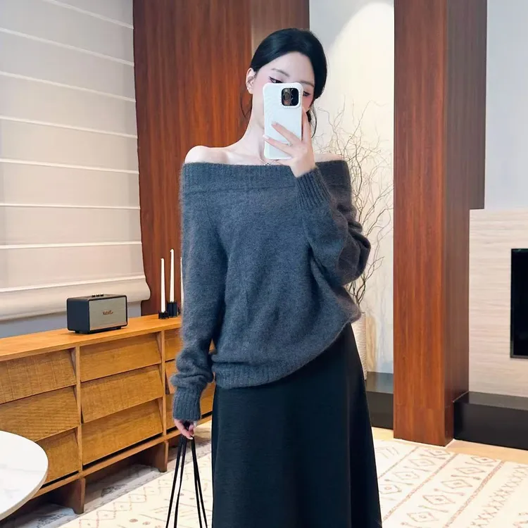 菠萝宝宝yuna【轻轻绒语】绵羊毛狐狸绒拉绒一字领套头针织衫YK8