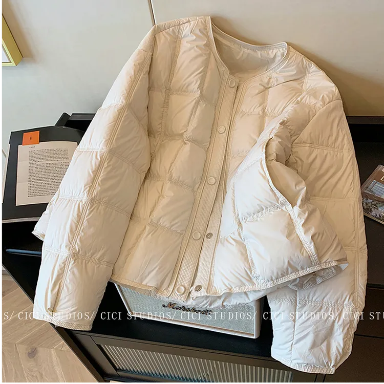 秋冬季2025新款设计感法式轻薄款圆领简约气质保暖高级感棉服外套