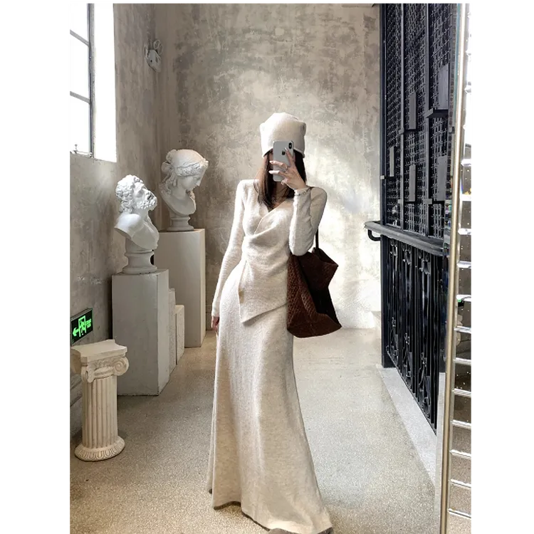 静奢设计感 设计感不规则收腰V领针织上衣半身裙套装两件套