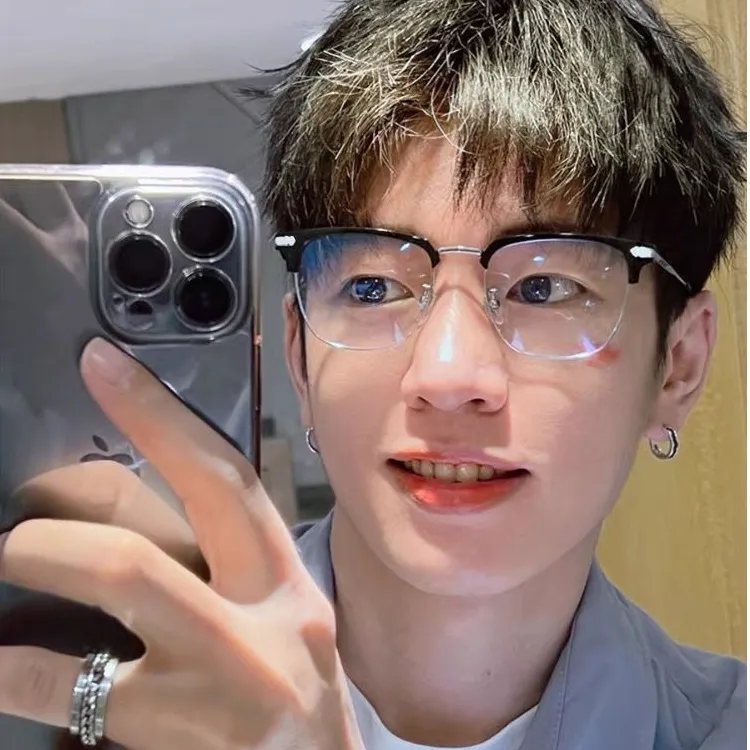 复古黑半框防辐射抗蓝光眼镜男潮牌痞帅护眼睛近视可配有度数方框