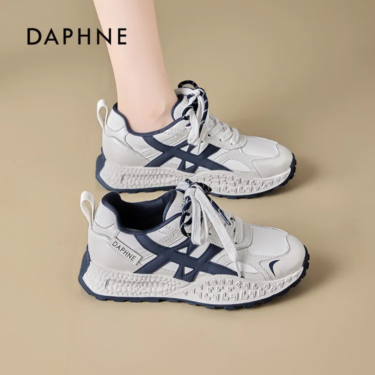 达芙妮新款厚底德训鞋2025秋冬款系带平跟时尚小众防滑休闲鞋女M