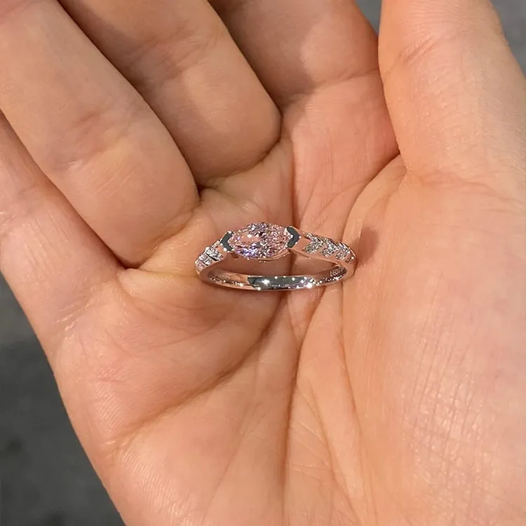 铜合金戒指 爆闪粉色闪锆戒指轻奢小众设计高级清冷感精致食指戒