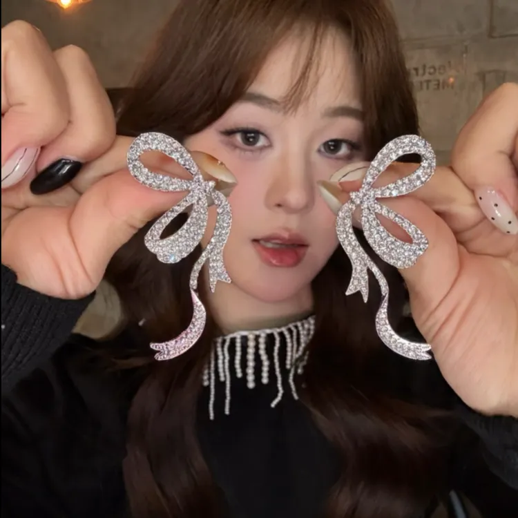 铜合金耳饰 飘带蝴蝶结2026新款夸张耳环女高级感礼服耳钉气质