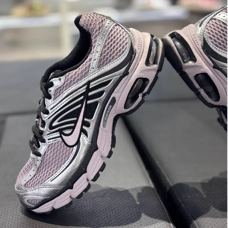 【滔搏联动】NIKE耐克W NIKE AIR MAX MOTO 2K运动休闲鞋HQ2056-200