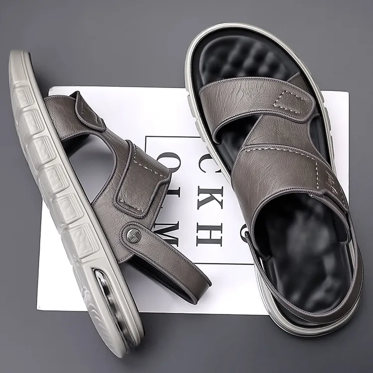 凉鞋男沙滩鞋男士男款年轻人休闲夏季透气真皮软底外穿大码新款