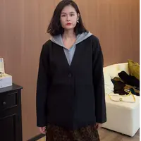 《假两件》秋季简约休闲纯色小正肩假两件连帽西装