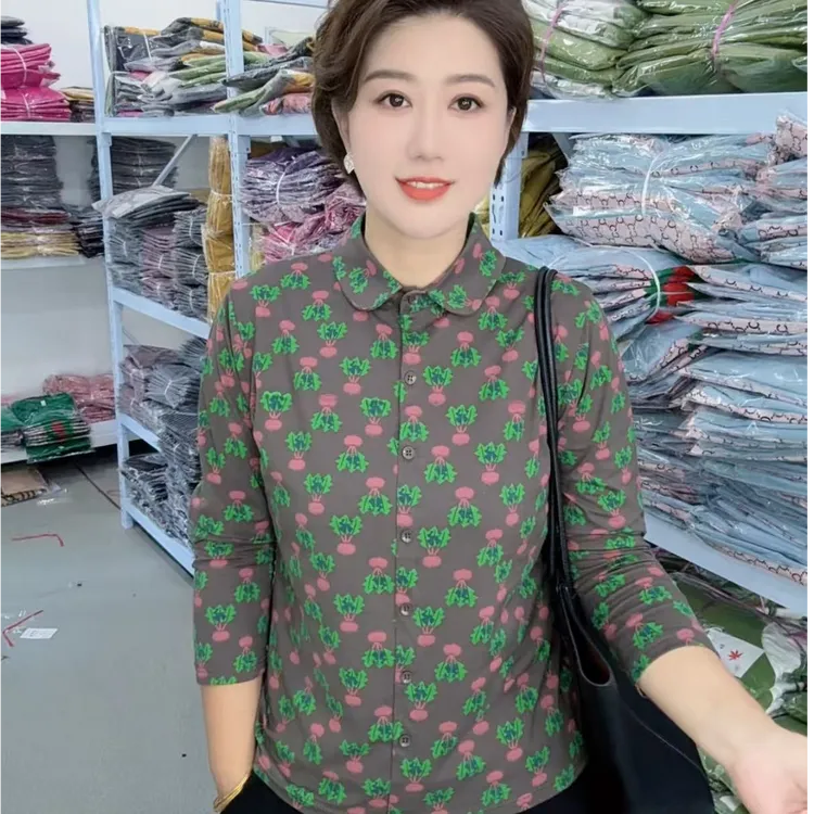 2025秋季新款女士时尚洋气减龄休闲百搭印花翻领长袖打底衫