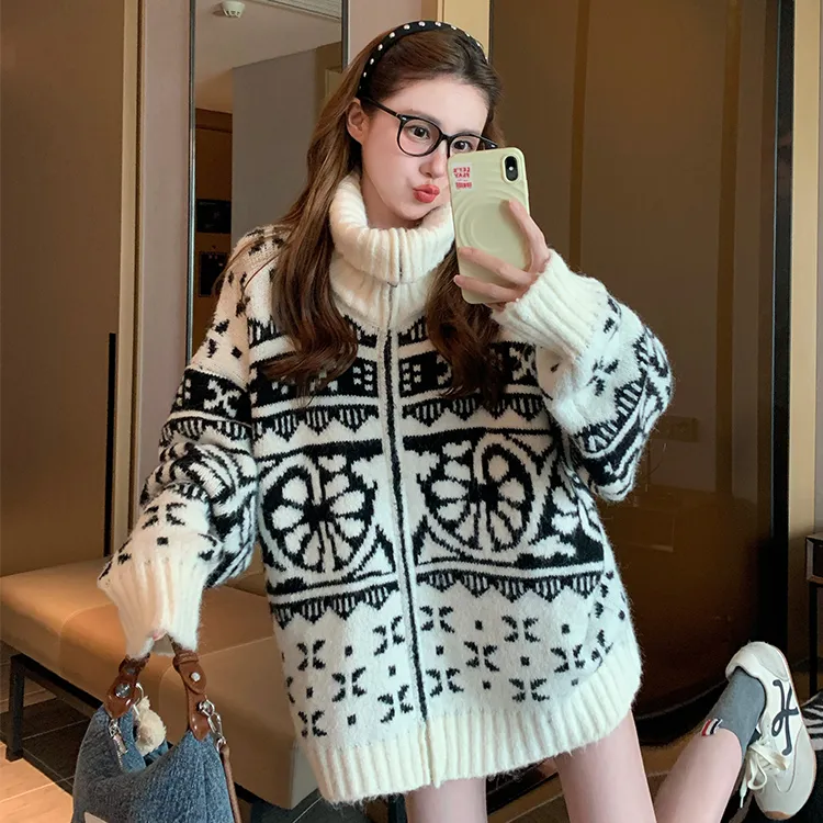 高领提花毛衣外套女2025新款秋冬加厚复古软糯慵懒风针织开衫上衣
