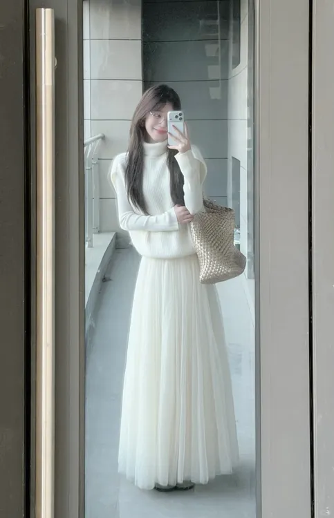 2025秋冬新款韩系穿搭高级感打底衫高领针织马甲网纱半身裙三件套
