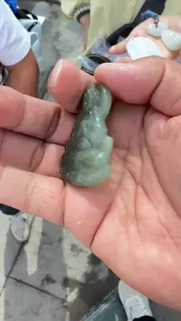 未镶嵌和田玉（糖玉）挂件和田玉