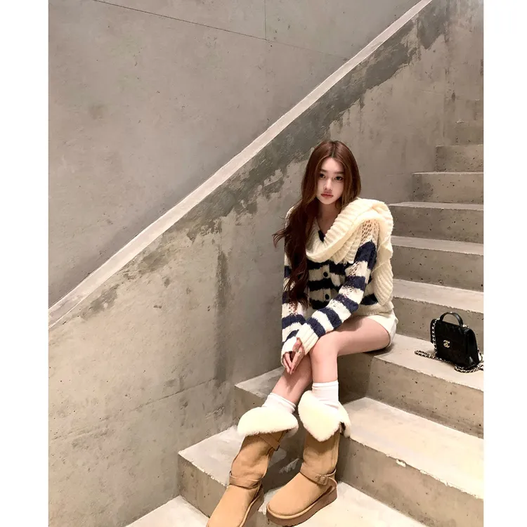 【莫奈微澜】设计感双层波浪边围脖针织开衫上衣女百搭休闲短裤套装
