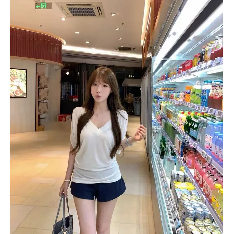 春夏纯色简约纯欲风V领面膜短袖T恤百搭蝙蝠袖INS风修身收腰显瘦