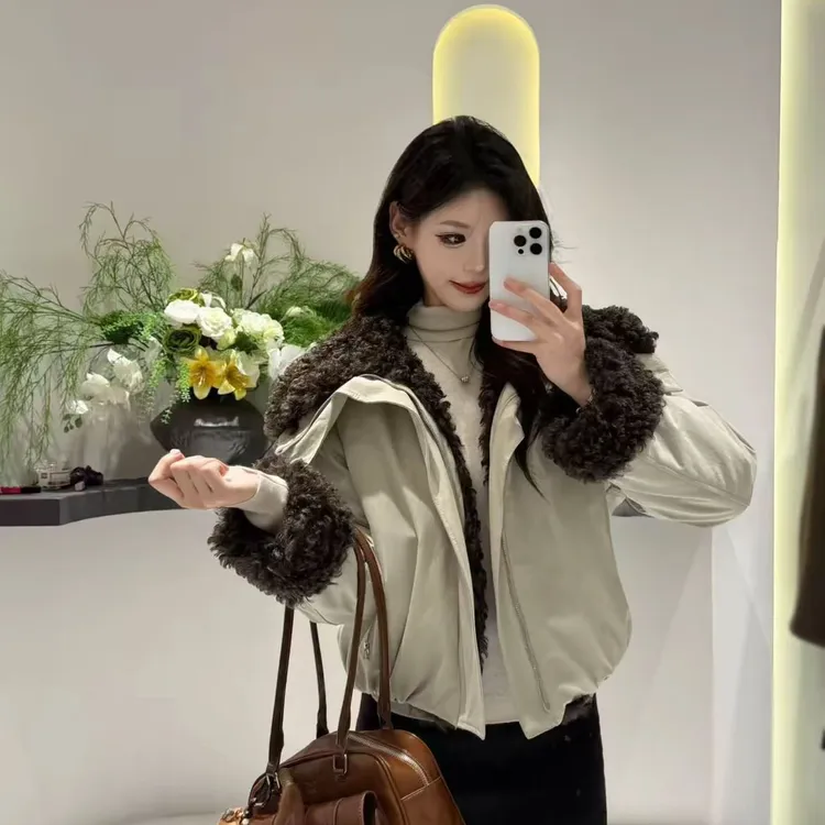 欧货2025年冬装新款大翻领羊羔毛棉服棉衣女短款加厚派克服外套女