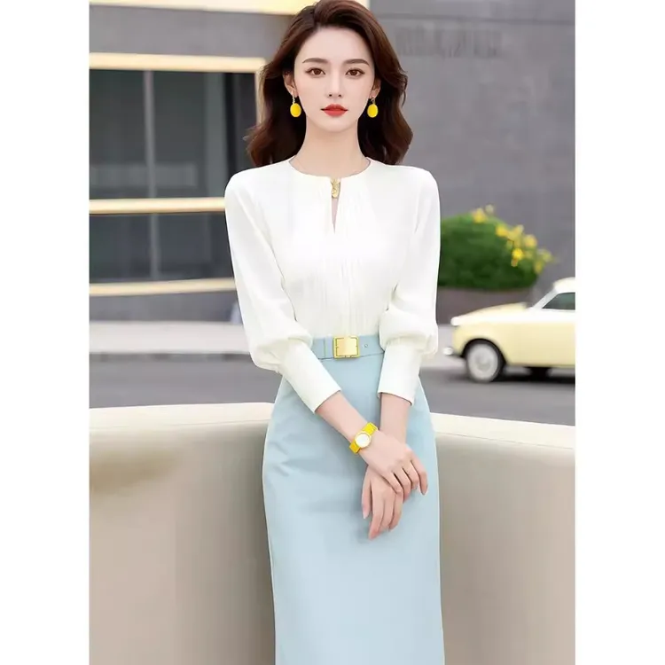 早秋穿搭一整套盐系轻熟炸街时尚高级感小洋装白色上衣半身裙套装