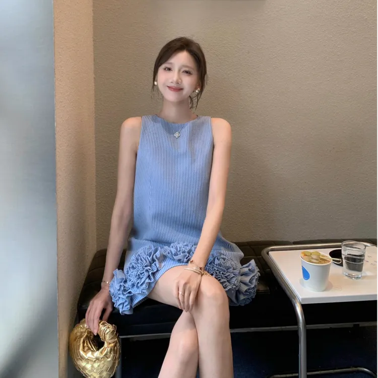 2025夏季新款法式气质御姐风花朵设计感无袖连衣裙女时尚性感短裙