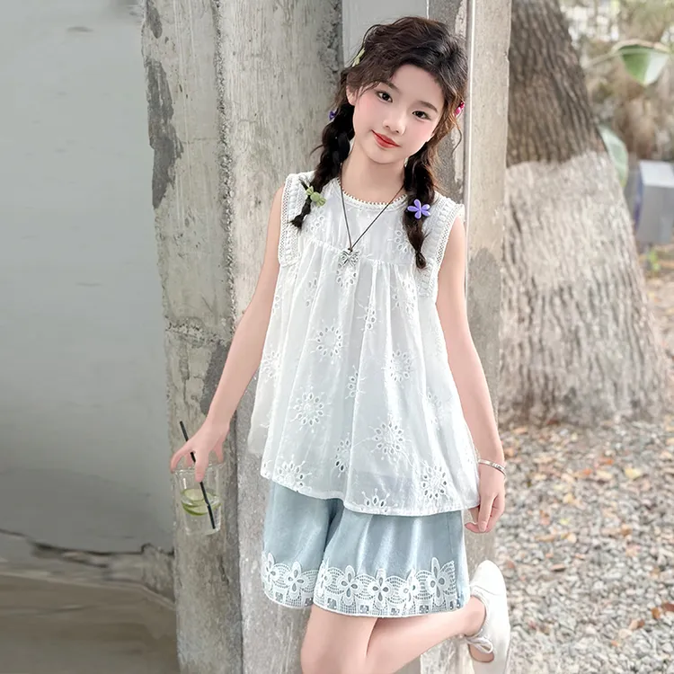 女童夏季套装2025新款儿童无袖提花镂空娃娃衫韩系牛仔短裤少女装