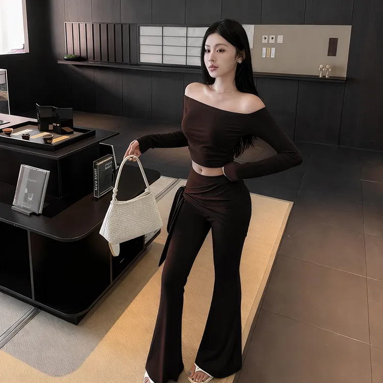 性感辣妹一字肩长袖T恤裤子套装女秋季套装休闲裤微喇叭裤两件套