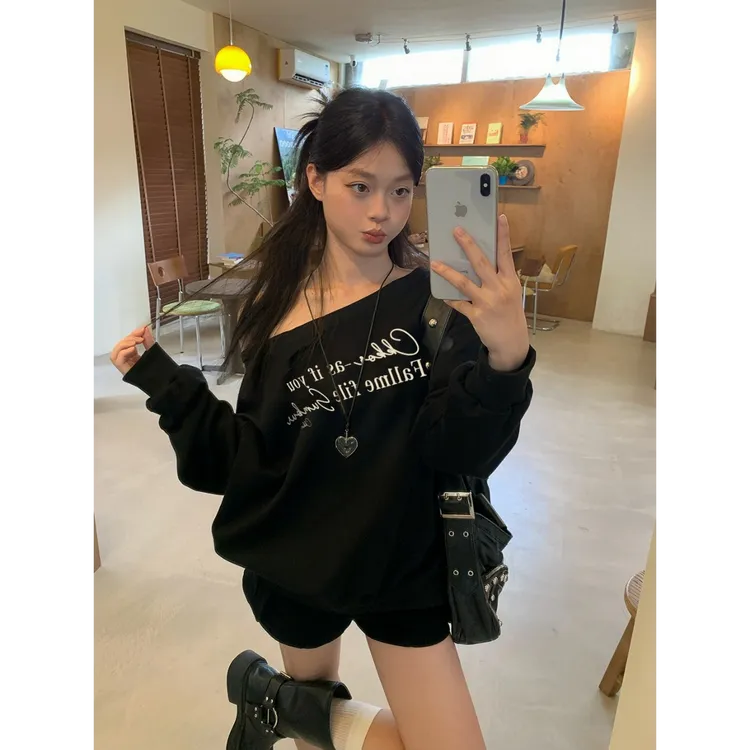 美式复古慵懒字母印花长袖t恤女早秋薄款辣妹风一字领上衣服
