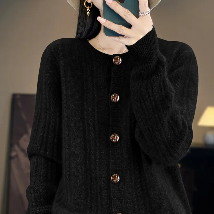 羊毛衫女秋冬圆领针织开衫妈妈麻花毛衣女纯色外套专柜正品