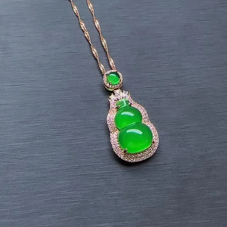 合金吊坠 精美时尚冰绿葫芦吊坠（纹路多样发其一）