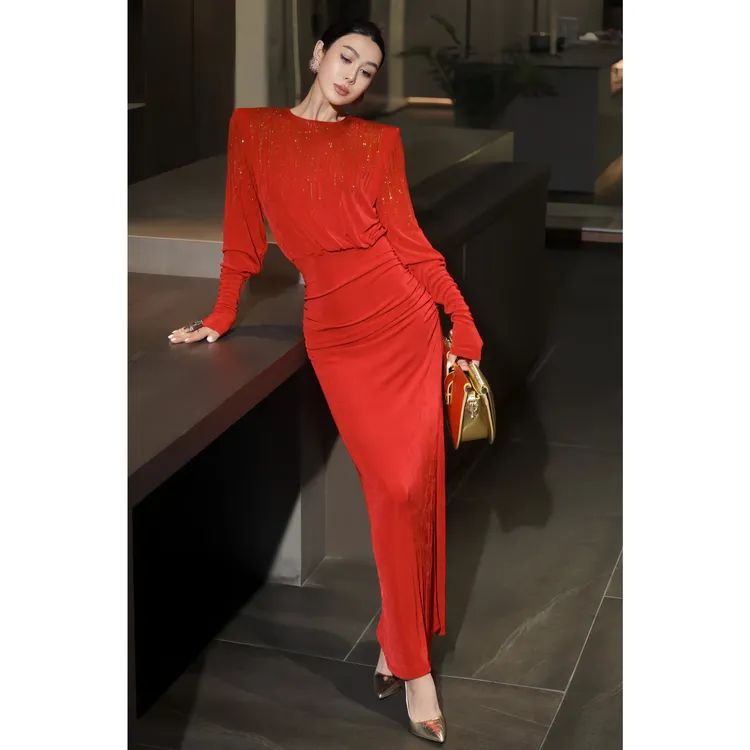 ZEROYK高端红色烫钻显瘦宴会礼服裙秋季新款轻奢小众女神范包臀裙