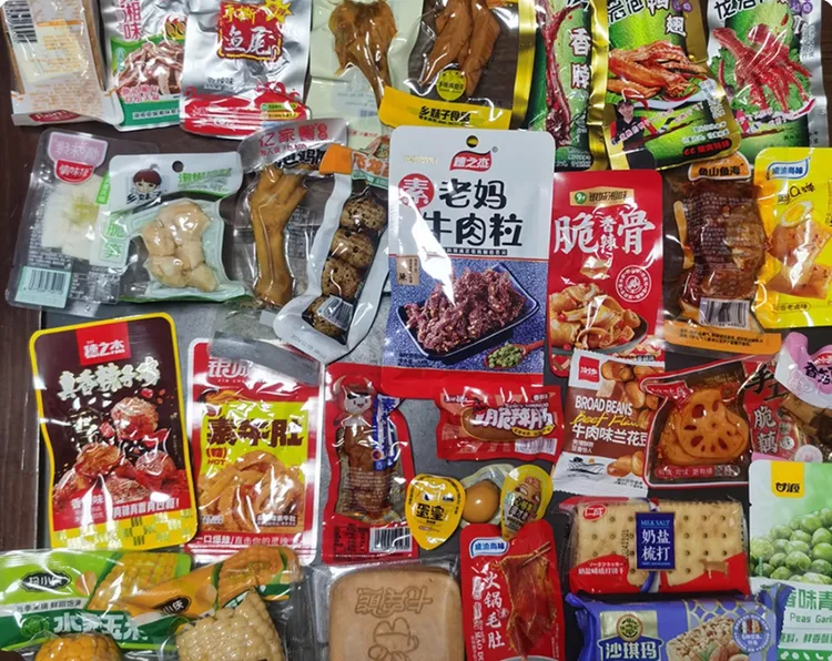 童年怀旧零食辣条膨化糖果大礼包小时候的味道