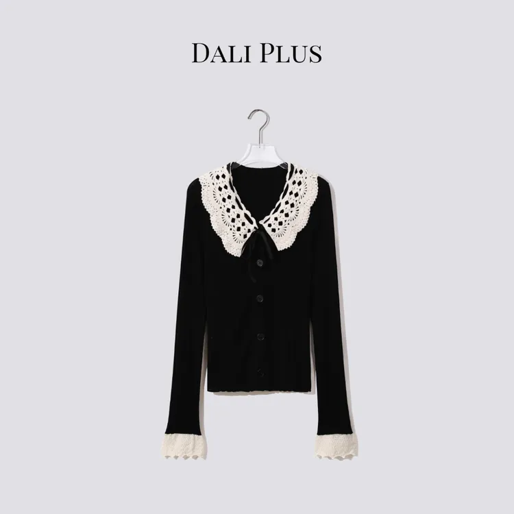 DALI PLUS“100绵羊毛”花边蕾丝翻领系带针织开衫上衣-D5MM2484