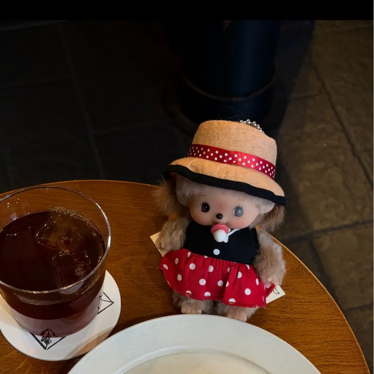 【东京限定】Monchhichi 草帽波点裙小女孩 蒙奇奇钥匙扣玩偶