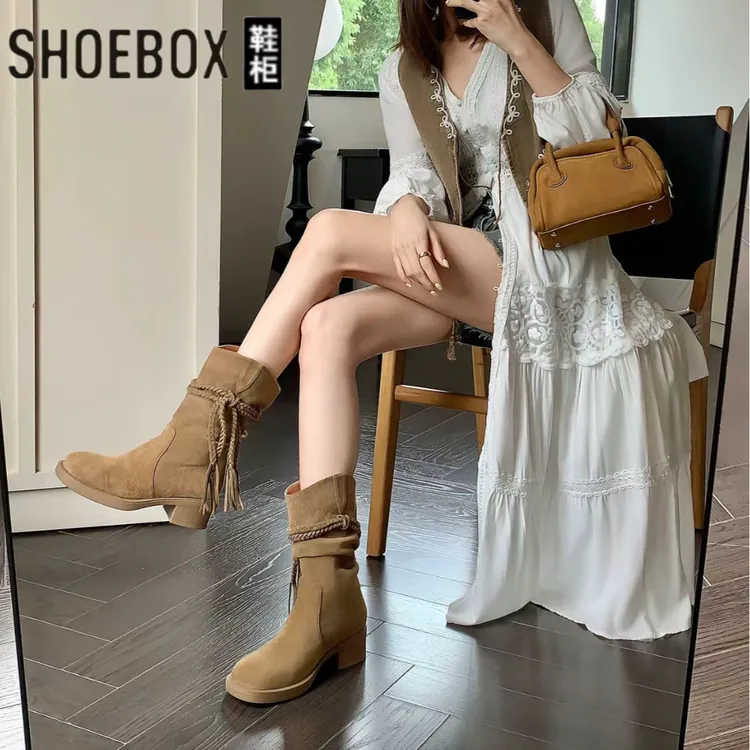 达芙妮集团鞋柜皮绒靴子女鞋粗跟筒靴鞋子百搭款