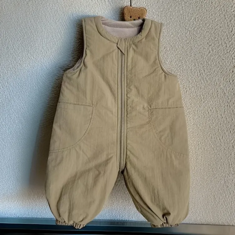 宝宝超厚三防冲锋衣加绒背带裤婴幼儿三层加棉保暖连体衣宝宝冬装