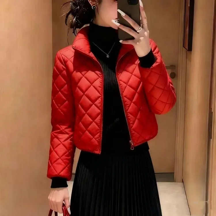 2025冬季新款红色短款菱格棉服女立领显瘦保暖修身外套时尚洋气