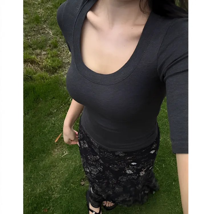 修身型纽扣U型领纯色圆领中袖T恤显瘦2025夏季新款凉感T恤