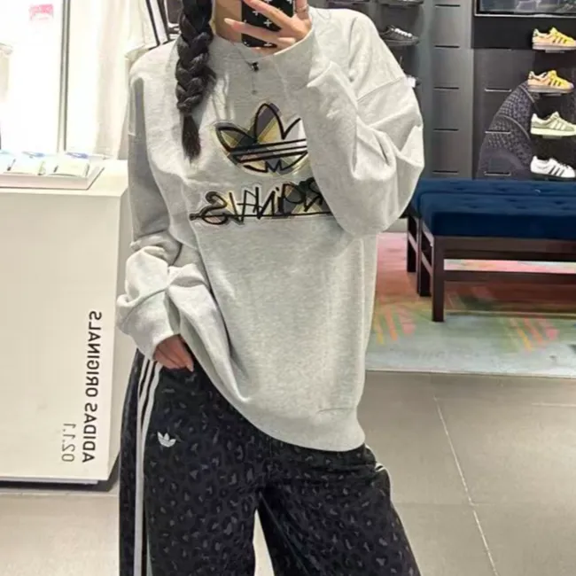 adidas/阿迪达斯纯棉印花运动休闲宽松灰色圆领卫衣套头衫KC0117