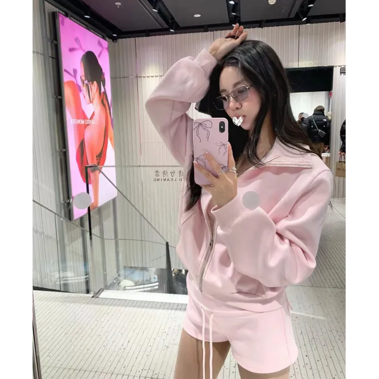 优秀的金蘑菇画报封面美式休闲灰色印花卫衣外套高腰短裤运动套装