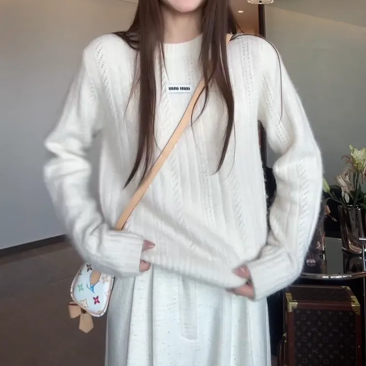 2025秋冬基础软糯慵懒风百搭宽松显瘦长袖毛衣LK2507848