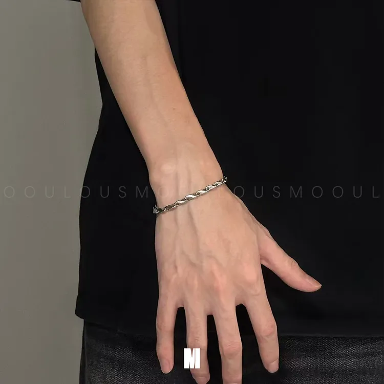 钛钢手链 简约风不掉色男生手链莫比乌斯可调节男女时尚百搭手链
