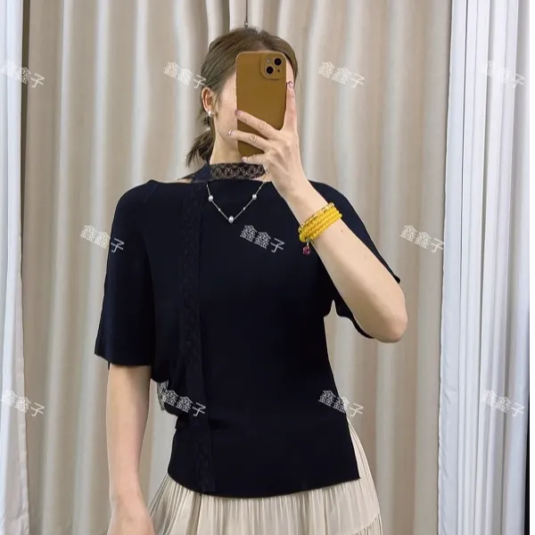 XXZ韩系温柔冰感丝斜肩不规则小摆上衣