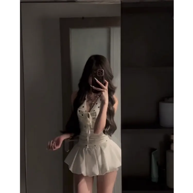 纯欲辣妹叠穿挂脖波点吊带背心女显瘦白色半身蓬蓬裙裤两件套装