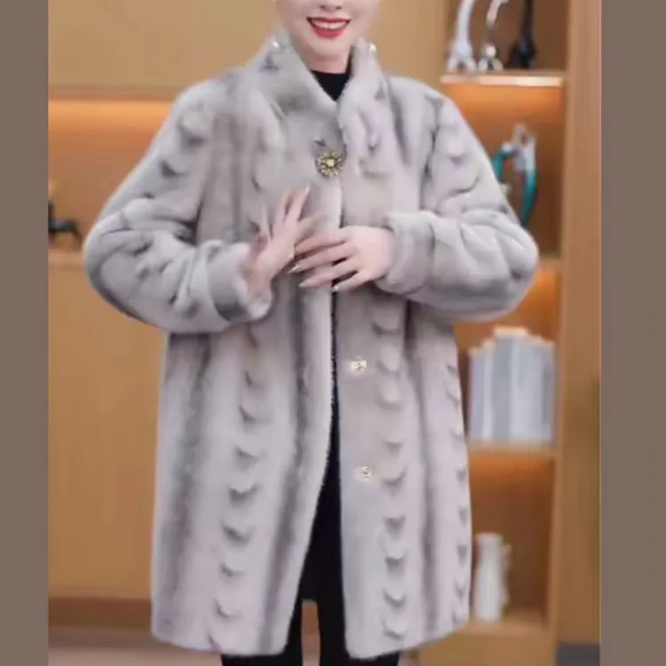 豹纹格纹妈妈冬装新款皮毛一体大衣水貂绒外套中年女高贵加厚外套