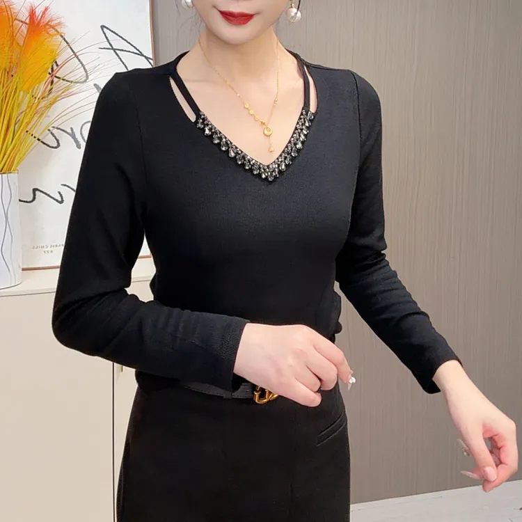 黑色加绒V领长袖打底衫女2025新款重工镶钻蕾丝打底衣女D002