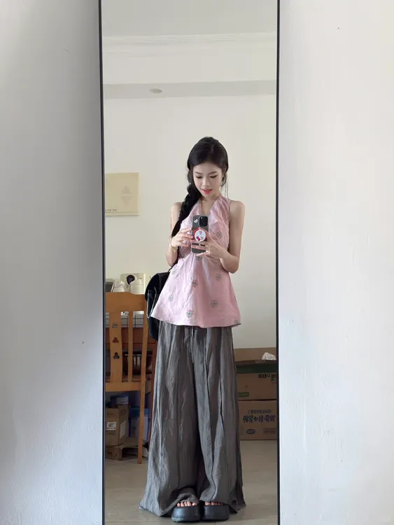 2025夏季新款法式温柔风挂脖无袖上衣百搭显瘦阔腿裤显瘦两件套女